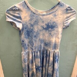 Dot Dot Smile short sleeve cloud pattern dress size 7